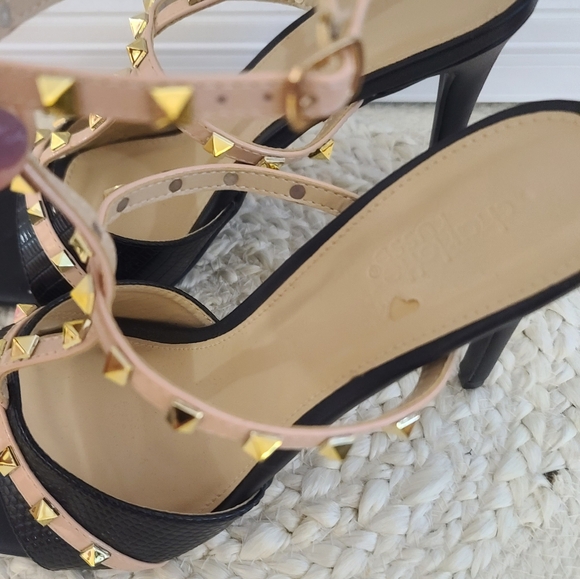 Charlotte Russe Size 9 Studded Black and Tan Heels - Picture 10 of 10